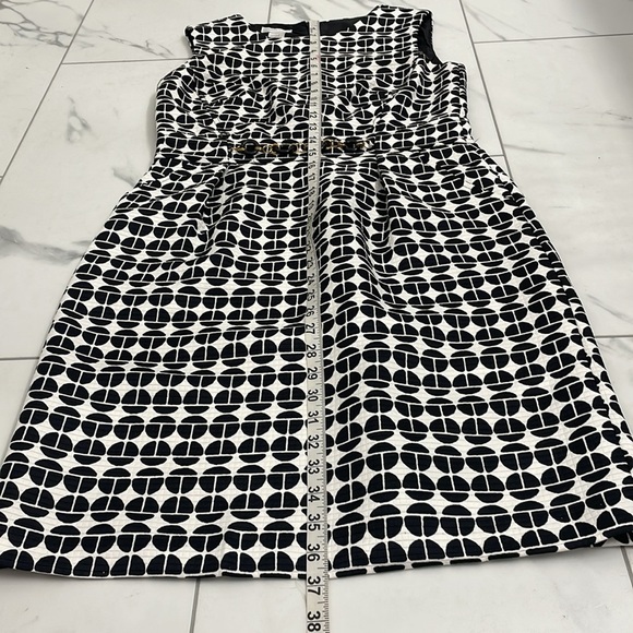 London Times Sleeveless Black/White Dress Crew Neck with Pockets Faux Belt Sz 10 - Picture 14 of 14